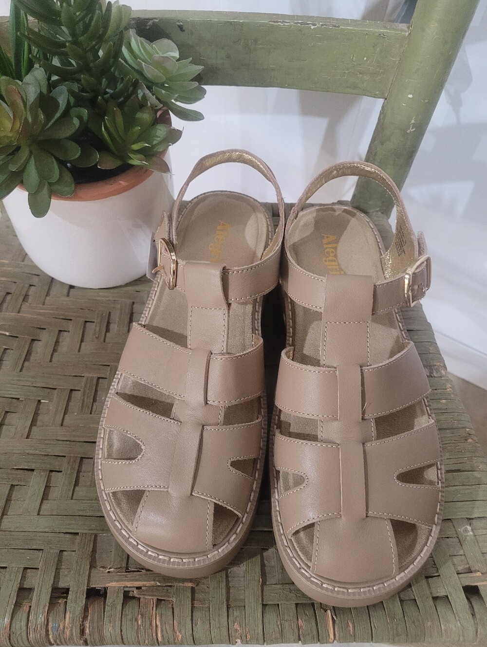 Alegria Taupe Leather Ingrid Closed-Toe Platform Sandals Size 38 Eur 8 US